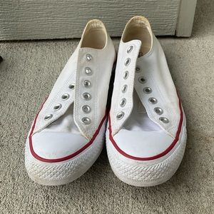 White Low Top chuck Taylor Converse